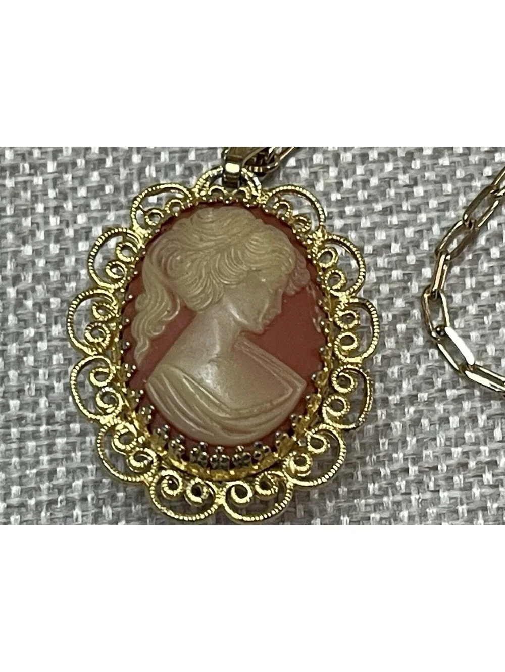 Vtg Jean Cardot Cameo Pendent Necklace wind up watch on reverse side.